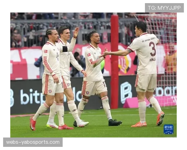 圣保利五后卫阵型应对拜仁 边路反击寻求机会